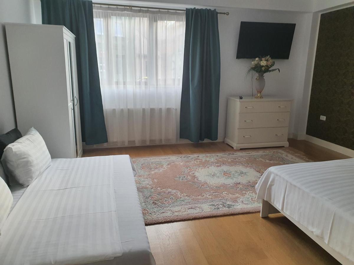 French Boutique Hotel Brasov Bagian luar foto
