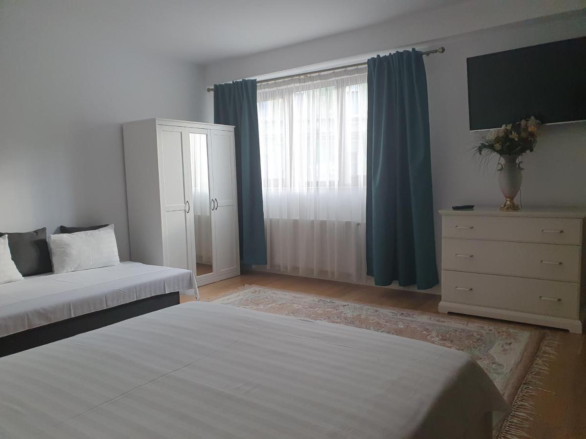 French Boutique Hotel Brasov Bagian luar foto